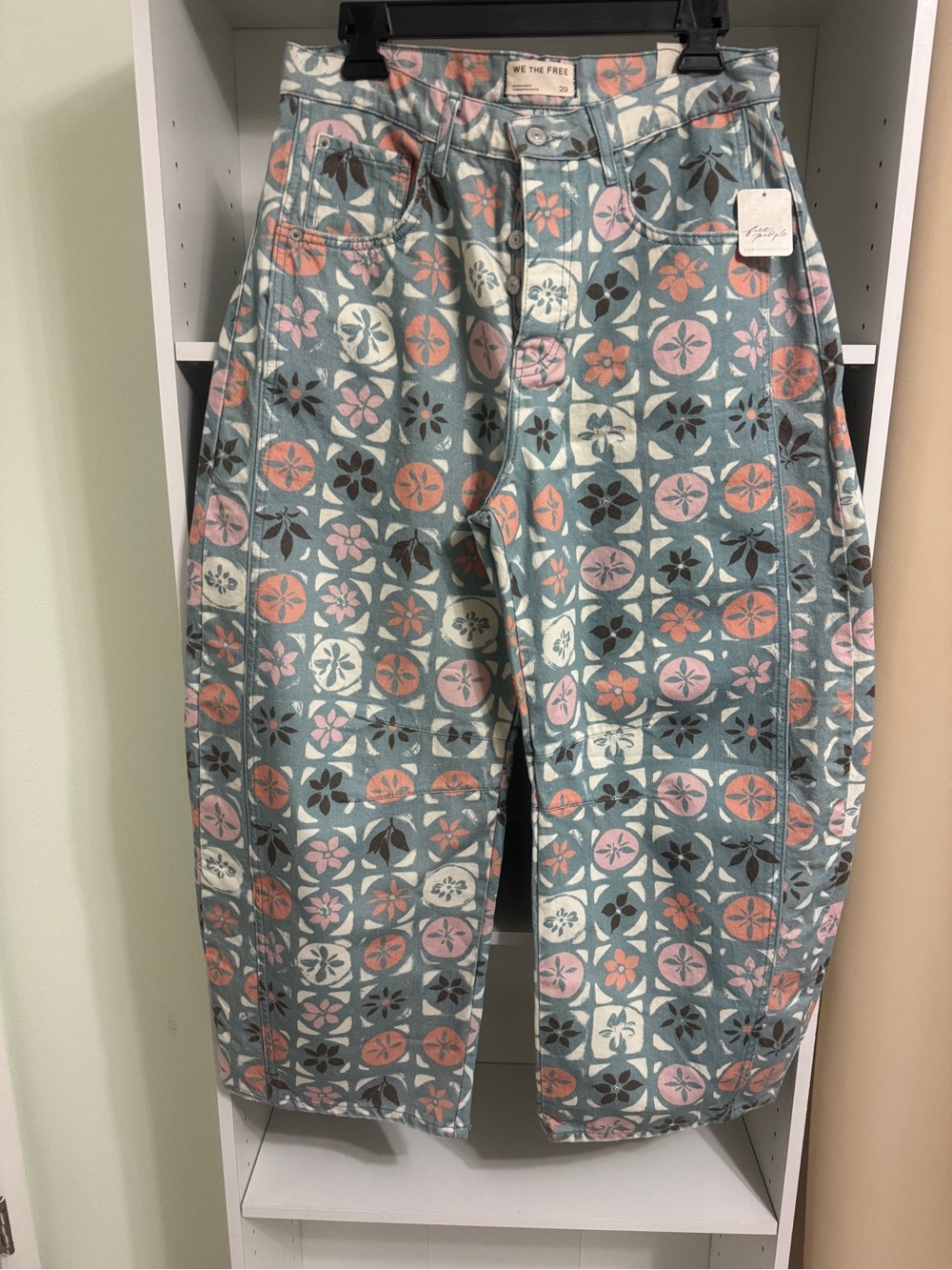 Free People Good Luck Printed Barrel Jeans Size 29 NWT